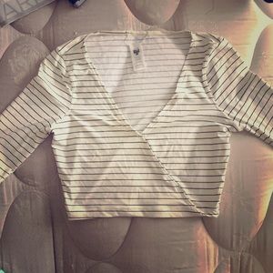 Billabong cropped rashguard.